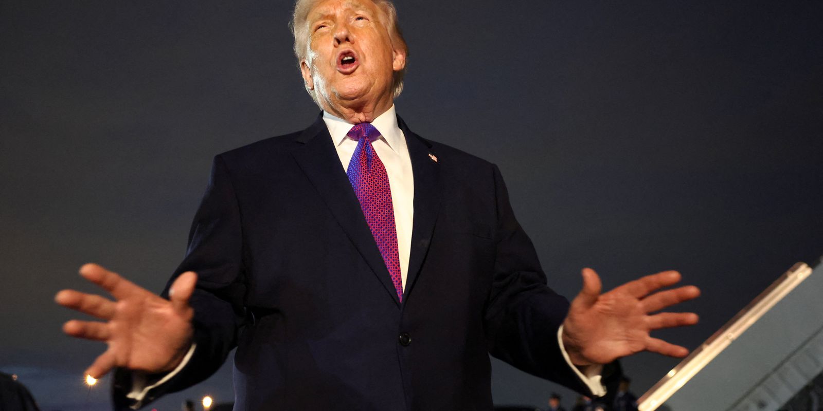 Trump diz que pode fazer com Cuba "qualquer coisa que quiser"